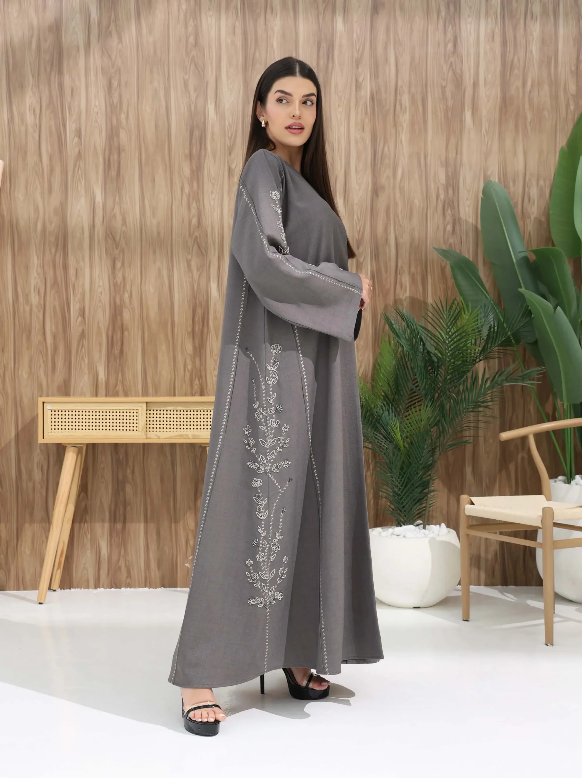 Silver Reverie Luxe Abaya - Image 2