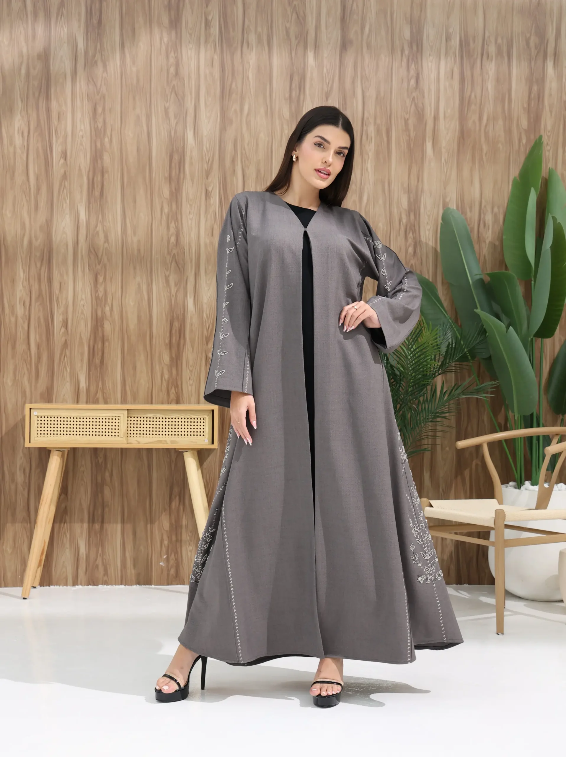 Silver Reverie Luxe Abaya - Image 3